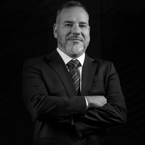 Professor e Defensor Público titular do II Tribunal do Júri da Capital/RJ. Mestre e Doutor em Ciências Criminais. Coordenador Acadêmico da Defesa Plena